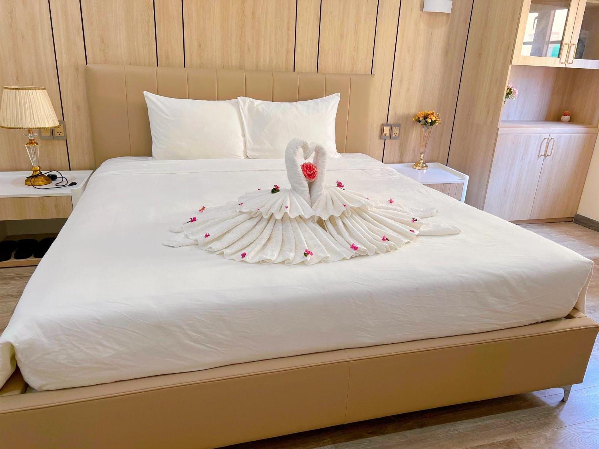 Sunset Sorrento Phu Quoc Aparthotel Exterior photo